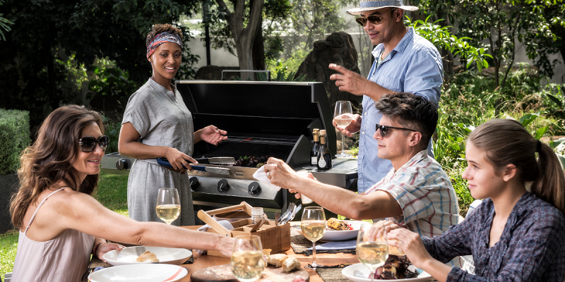 Todo sobre la barbacoa empotrada CADAC | Meridian Built-in 