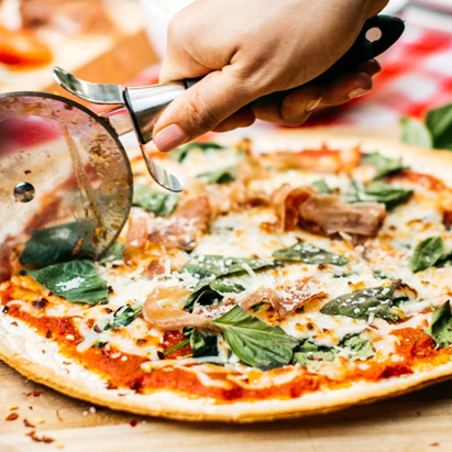 bakken op je barbecue met een CADAC pizzasteen |