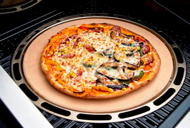 Grillet pizza | CADAC gasgrill